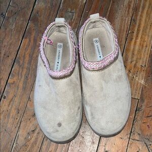 Laundry by Shelli Segal Girls' Cream Slip-On Moccasins with Pink Trim